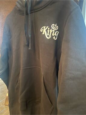 King Graphic Black Hoodie - Men's Pullover